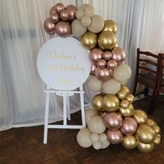 Welcome Balloon garland easel 