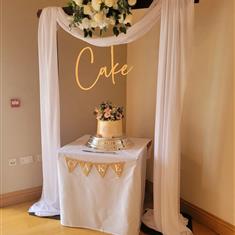 Cake arch