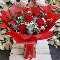 6 RED ROSES BOUQUET
